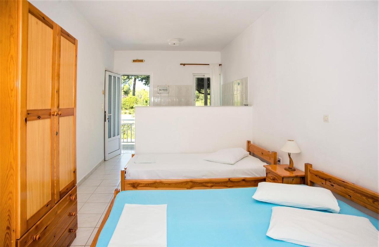 Blue White - Kefallonia Poolside Retreats 3* Spartia (Kefalonia)